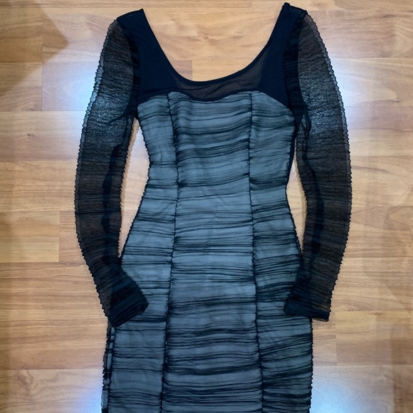 Gorgeous Black/Nude Night-Out Mini Dress - Picture 2 of 6